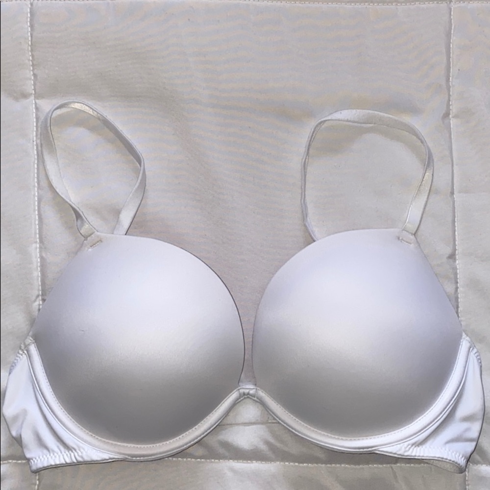 PINK Victoria’s Secret Wear Everywhere SuperPushUp